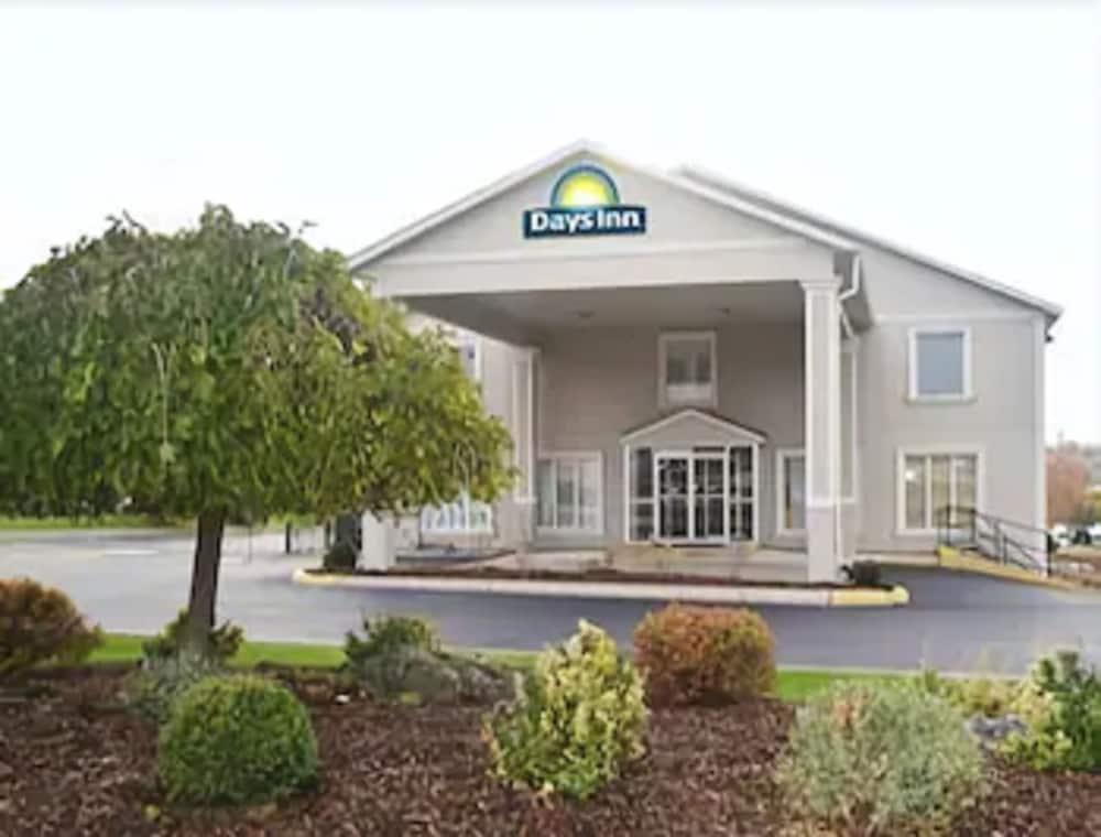 Days Inn By Wyndham Woodstock Exteriér fotografie