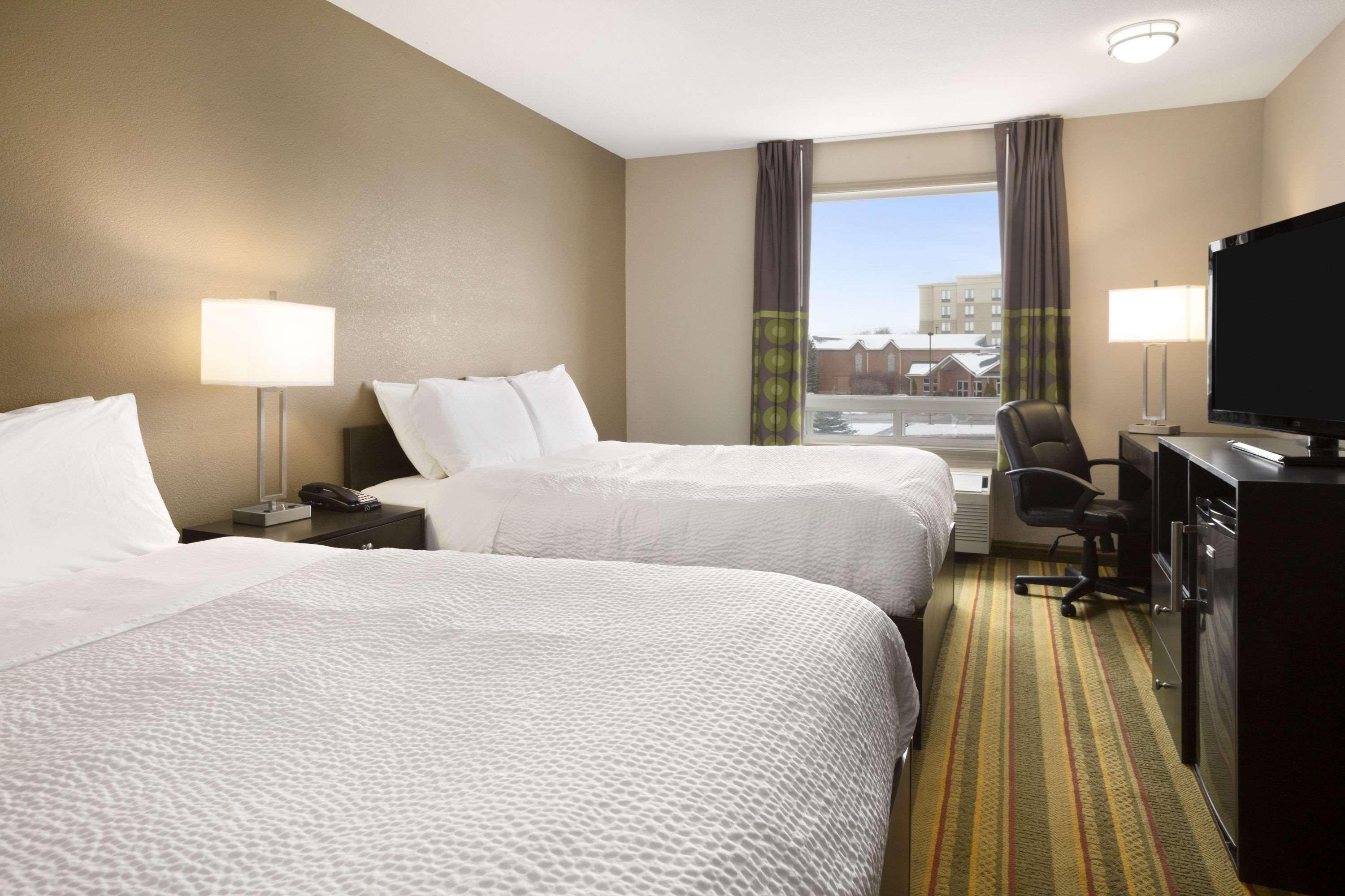 Days Inn By Wyndham Woodstock Exteriér fotografie