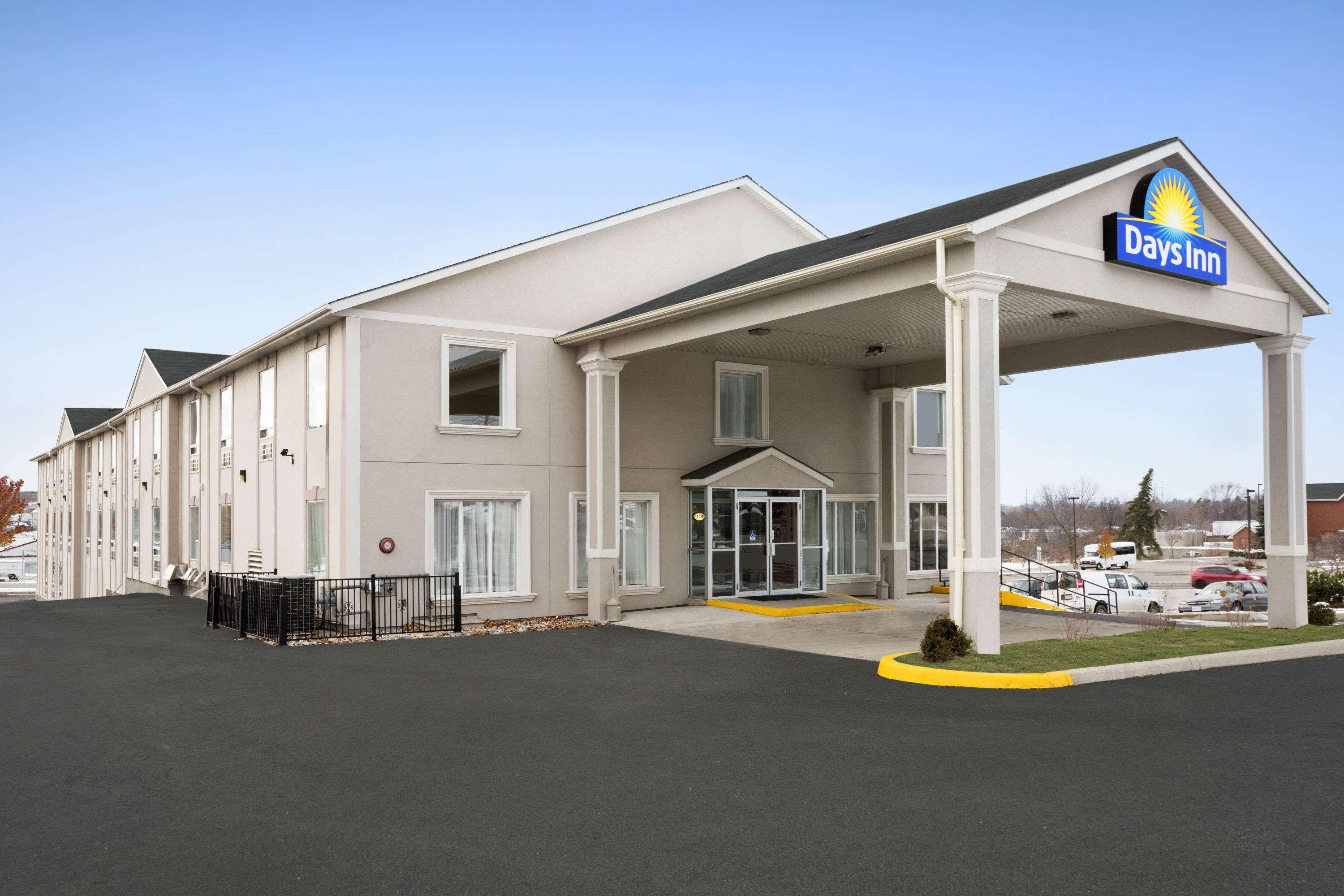 Days Inn By Wyndham Woodstock Exteriér fotografie